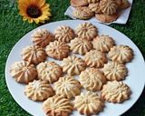 A picture of step 7 of Spritz butter cookies.