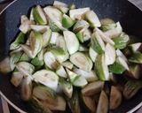 Foto langkah ke 5 dari resep Tumis Terong Gelatik Udang Pape.