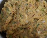 A picture of step 2 of Garam garam crispy aloo ke parathay.