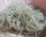 Hình bước làm 2 của món Miến xào mề gà