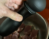 Foto del paso 4 de la receta: Solomillo de cerdo en olla exprés y compota de perelló