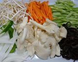 Hình bước làm 1 của món Mì xào chay