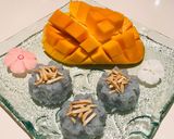 A picture of step 4 of Butterfly Pea Mango Sticky Rice.