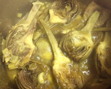 Foto del paso 5 de la receta: Alcachofas en salsa con miga de pan y pimentón