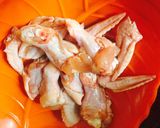 Hình bước làm 1 của món Gà chiên lá chanh