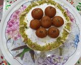 A picture of step 7 of Gulab jamun cheese cake.