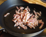 Foto del paso 1 de la receta: Patatas horneadas con huevos al grill