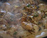 Foto del paso 6 de la receta: Pollo a la hierbas con cerveza negra