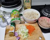 Foto langkah ke 1 dari resep Yellow Fried Rice Tuna.