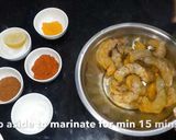 A picture of step 1 of Prawns Tawa Masala.