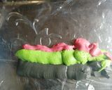 A picture of step 2 of Cup cakes frosting.