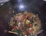 Foto langkah ke 5 dari resep Ayam Pedas Bumbu Kemangi.