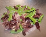 甜豆炒木耳的食譜步驟3照片