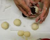 A picture of step 9 of Wagashi "Komug-Manju" Ume (Plum flower).