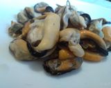 Foto del passaggio 1 della ricetta Cozze pastellate alle erbe aromatiche