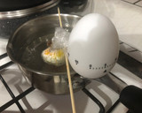 Foto del paso 4 de la receta: Caldillo o sopa de espárragos con huevo poche y crujiente de jamón