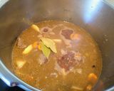 Foto del paso 7 de la receta: Estofado de ternera con patatas (en olla exprés)