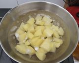 Foto langkah ke 5 dari resep Bangers and Mash.