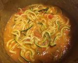 Foto do passo 6 de "Zoodles" com Molho de Tomate e Pimento