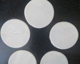 A picture of step 3 of Gujiya.