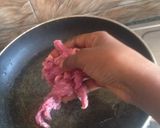 A picture of step 2 of Spicy beef wrap.