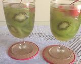 Foto del paso 2 de la receta: Kiwi con gelatina!!