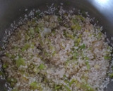 Foto del paso 2 de la receta: Arroz con puerro y su crujiente