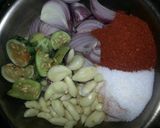A picture of step 1 of Lahsun kachri chutney.