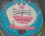Foto langkah ke 6 dari resep Cake ultah doraemon sederhana ala mama whiefa.