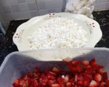 Foto del paso 1 de la receta: Chajá de frutillas arrollado