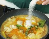 Foto langkah ke 5 dari resep Ayam Kemangi Pedas Khas Sunda Devina Hermawan.