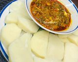 A picture of step 4 of Cooked yam with egg & spinach sauce🍽🥚🌶🍅🧅.