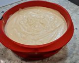Foto del paso 5 de la receta Bizcocho de chocolate blanco con cobertura de Milka
