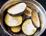 A picture of step 2 of Baingan tawa fry.