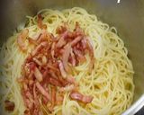A picture of step 4 of Spaghetti Carbonara with Manchego Cheese.