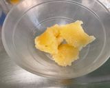 Une image de l'étape 1 de Gâteau fondant au mascarpone, miel, citron et amandes.