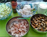 Foto del paso 1 de la receta: Empanada rellenas con frutos del mar