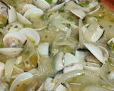 Foto del paso 4 de la receta: Almejas a la marinera
