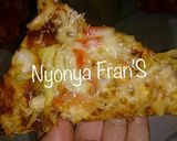 Foto langkah ke 5 dari resep Pizza  gembira By Nyonya Fran'S.