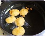 A picture of step 3 of Aloo bhajiya.