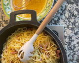 Foto del paso 6 de la receta: Pasta carbonara auténtica 🇮🇹🥚🧀🧅🥓