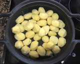 Foto del paso 1 de la receta: Patatas alioli cocidas