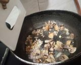 A picture of step 1 of Weightloss Mushroom soup.