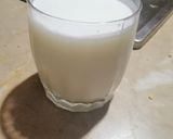 A picture of step 2 of Doodh soda.