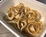 Une image de l'étape 4 de Oignons caramélisés aux épices.