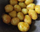 লুচি আলুর দম (Luchi aloor dum recipe in Bengali রেসিপির ধাপ 1 ছবি