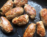 A picture of step 3 of Kofta in béchamel sauce with mashed potatoes.