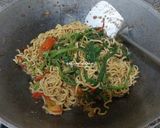 Foto langkah ke 3 dari resep Mie Goreng Bumbu Kacang.