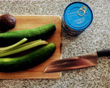Foto del paso 1 de la receta: Sushi de pepino relleno con ensalada de atún
