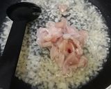 Foto langkah ke 5 dari resep Kwetiau Ayam Bakso Simple.
